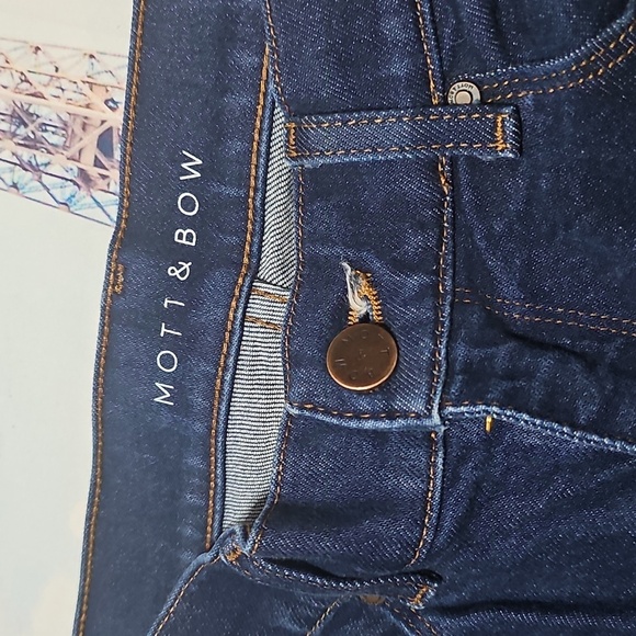 Mott & Bow Boyfriend Jeans Size 2/28 - Picture 3 of 5